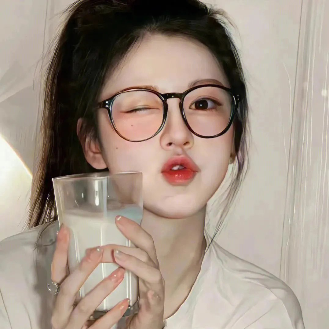 酷爱电影的庞波小姐封面